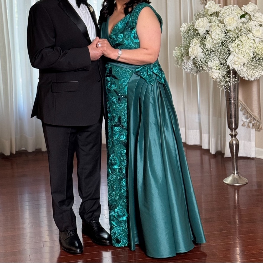 Tadashi Shoji Gown